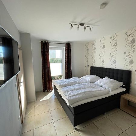 Villa Sara Wohnung Buskam Mit Terrasse Goehren  Eksteriør bilde