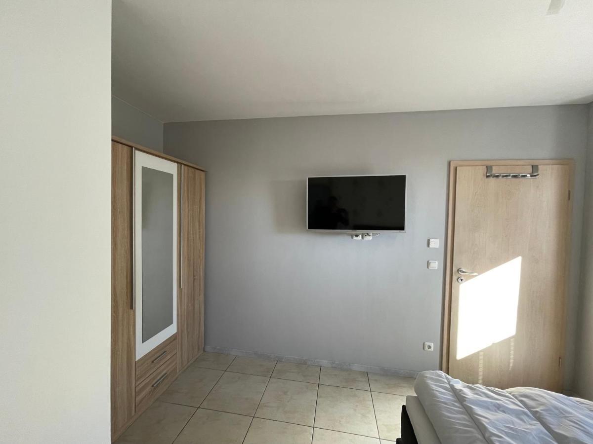 Villa Sara Wohnung Buskam Mit Terrasse Goehren  Eksteriør bilde